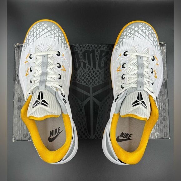 Nike Zoom Kobe Venomenon 4 'White University Gold' - Picture 2 of 15